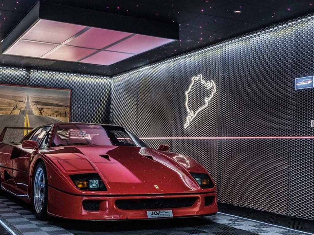 aménagement d'un garage pour une Ferrari F40 de collection